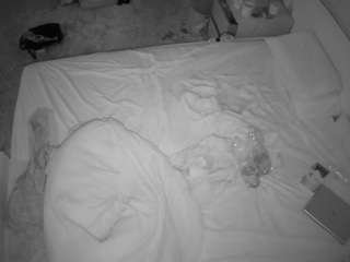 voyeurcam-julmodels-whitebed-3 camsoda