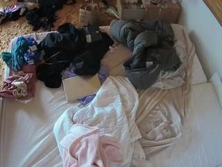 voyeurcam-julmodels-whitebed-3 webcam model