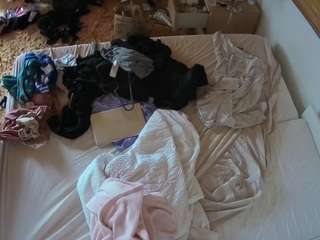 voyeurcam-julmodels-whitebed-3 webcam model