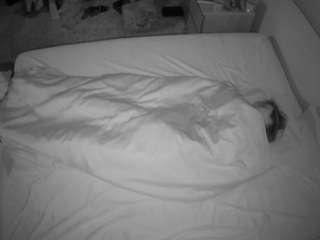 voyeurcam-julmodels-whitebed-3's CamSoda show and profile