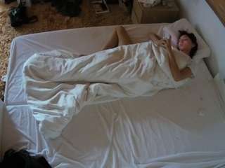 voyeurcam-julmodels-whitebed-3's CamSoda show and profile