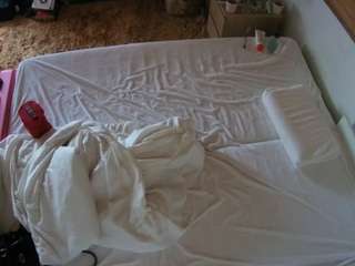 voyeurcam-julmodels-whitebed-3 webcam model