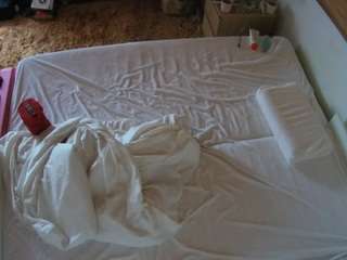 voyeurcam-julmodels-whitebed-3 webcam model