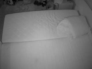 voyeurcam-julmodels-whitebed-3 webcam model