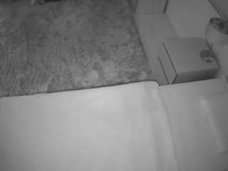 voyeurcam-julmodels-whitebed-3 webcam model