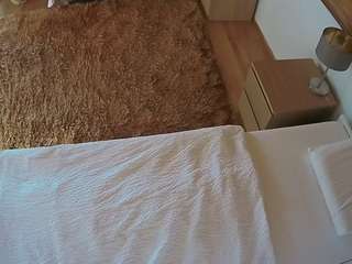 voyeurcam-julmodels-whitebed-3 webcam model