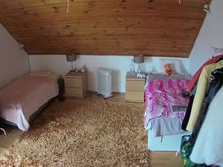 voyeurcam-julmodels-whitebed-3 webcam
