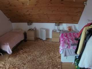 voyeurcam-julmodels-whitebed-3