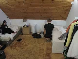 voyeurcam-julmodels-whitebed-3 webcam