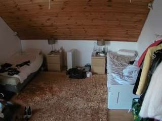 voyeurcam-julmodels-whitebed-3 webcam