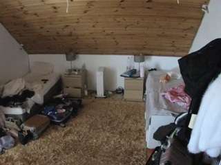 voyeurcam-julmodels-whitebed-3 webcam