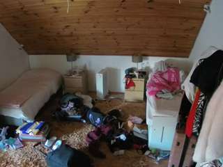 voyeurcam-julmodels-whitebed-3 webcam