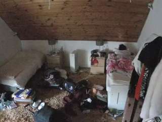 voyeurcam-julmodels-whitebed-3 webcam