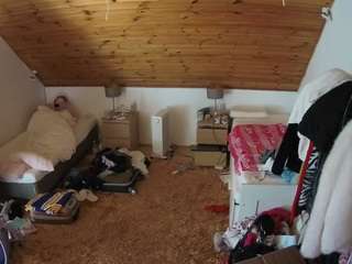 voyeurcam-julmodels-whitebed-3 webcam