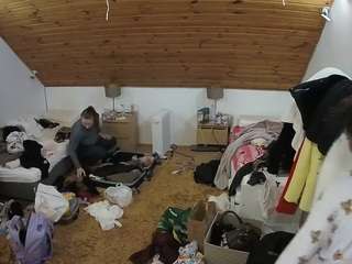 voyeurcam-julmodels-whitebed-3