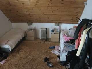 voyeurcam-julmodels-whitebed-3 live cam profile