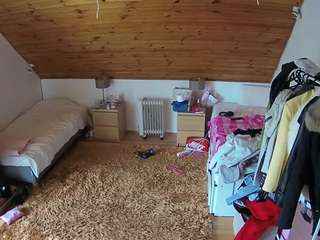 voyeurcam-julmodels-whitebed-3 live cam profile