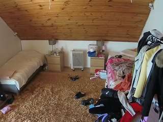 voyeurcam-julmodels-whitebed-3 live cam profile