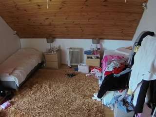 voyeurcam-julmodels-whitebed-3 Flash live webcam