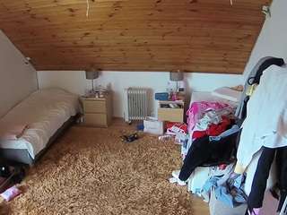 voyeurcam-julmodels-whitebed-3 live cam profile