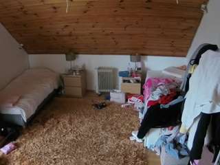 voyeurcam-julmodels-whitebed-3 live cam profile