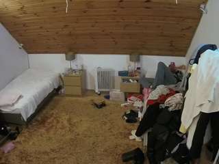 voyeurcam-julmodels-whitebed-3 live cam profile