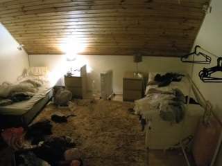 voyeurcam-julmodels-whitebed-3's CamSoda show and profile