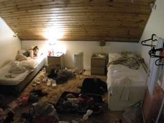 voyeurcam-julmodels-whitebed-3