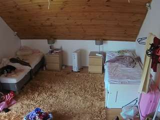 voyeurcam-julmodels-whitebed-3 - Live HD Webcam
