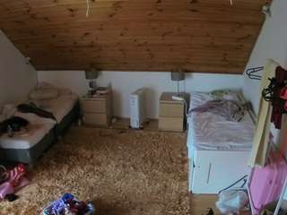 voyeurcam-julmodels-whitebed-3 - Live HD Webcam
