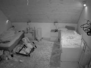 le modèle voyeurcam-julmodels-whitebed-3 est en webcam porno dans un show sur le site camsoda, il possède les tags suivants: ass,beautiful,bedroom,body massage,classy,flashing,julmodels-house,thong,voyeur,hd