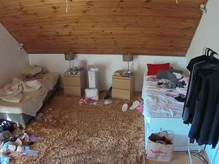 voyeurcam-julmodels-whitebed-3 Sex Cam Show