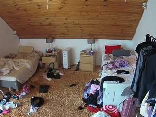 voyeurcam-julmodels-whitebed-3 Sex Cam Show