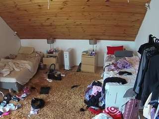 voyeurcam-julmodels-whitebed-3 Sex Cam Show