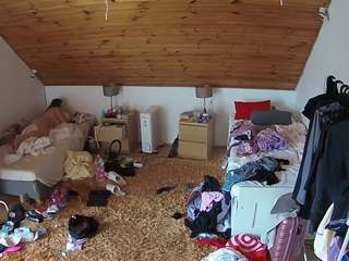 voyeurcam-julmodels-whitebed-3 Sex Cam Show