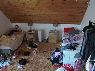 voyeurcam-julmodels-whitebed-3 Sex Cam Show