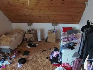 voyeurcam-julmodels-whitebed-3 Sex Cam Show