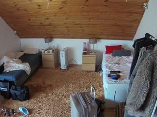 voyeurcam-julmodels-whitebed-3 Sex Cam Show