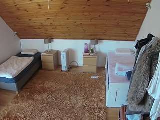 voyeurcam-julmodels-whitebed-3 live webcam show