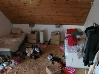 voyeurcam-julmodels-whitebed-3