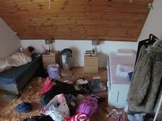 voyeurcam-julmodels-whitebed-3