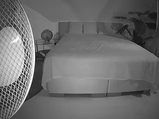 Julmodels Bedroom-C3's Live Sex Cam Show