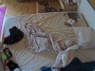 voyeurcam-julmodels-whitebed-4 My Cam Models camsoda