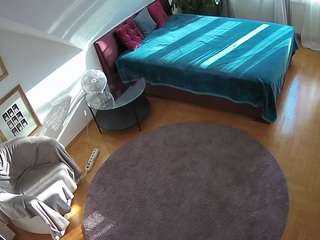 Voyeour House camsoda voyeurcam-julmodels-whitebed-4