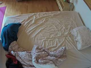 voyeurcam-julmodels-whitebed-4 Webcam Models camsoda