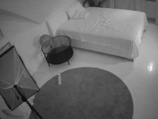 voyeurcam-julmodels-whitebed-4 Voyeur Cam camsoda