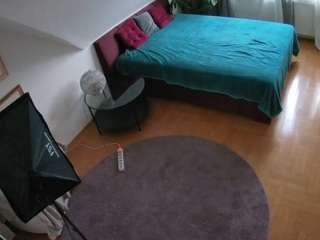 camsoda voyeurcam-julmodels-whitebed-4