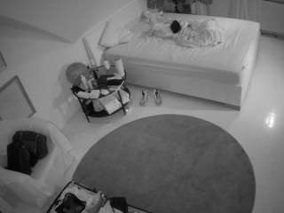 camsoda voyeurcam-julmodels-whitebed-4