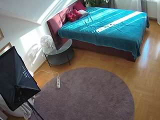 camsoda voyeurcam-julmodels-whitebed-4