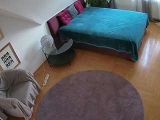 voyeurcam-julmodels-whitebed-4